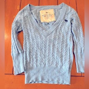 Vintage Abercrombie & Fitch blue cable knit v-neck sweater